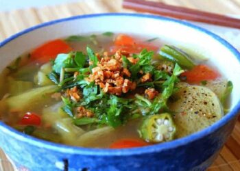 Cách nấu canh chua đậu bắp không bị nhớt, bạn đã biết?