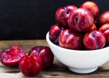 Quả mận bao nhiêu calo? Ăn mận có giảm cân được không